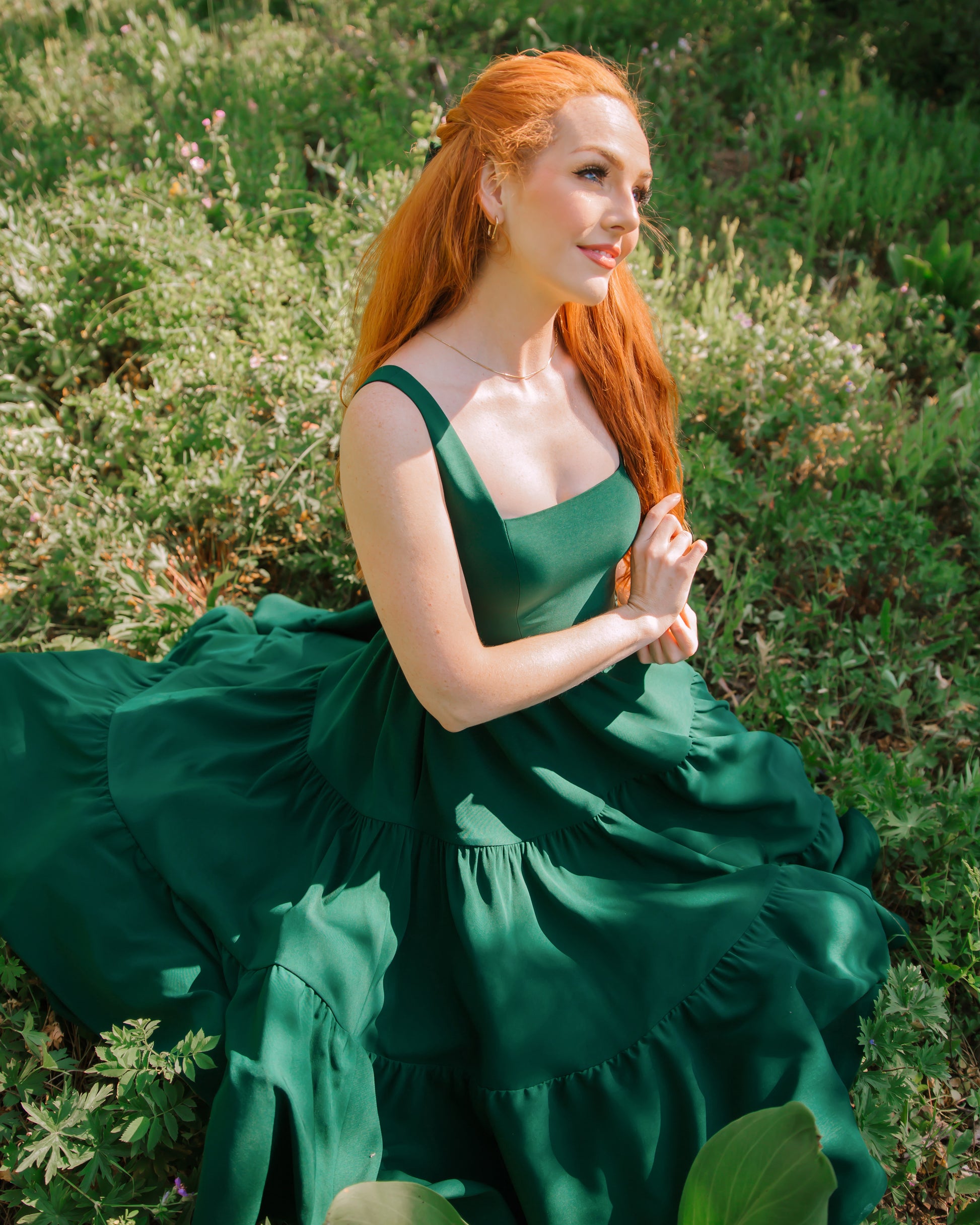 green dress red hair Sparkly Emerald Mermaid Prom Dresses V Neck Pageant ARD2149 26 long Lower sleeves Length Charming Redhead Girl in a